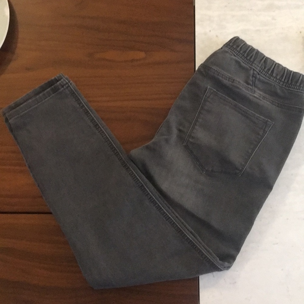 UO ankle cut jegging